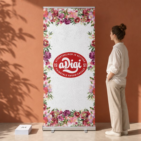 Roll-up 85 × 200 cm – peruskoko Roll-up 85 × 200 cm – suosituin peruskoko painettuna – pystytettävä mainosteline messuille | aDigi Painotalo Helsinki