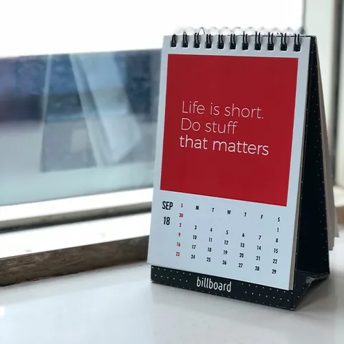 Red Desk Calendars. Cherven kalendar
