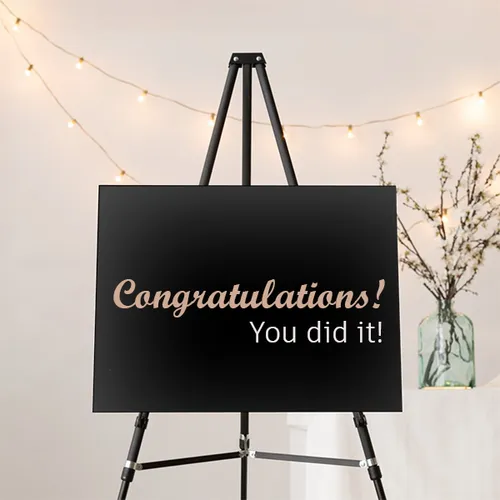 Black Graduation event sign. Cherna tabela za sabitie po diplomirane