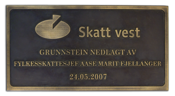 Støpte bronseskilt