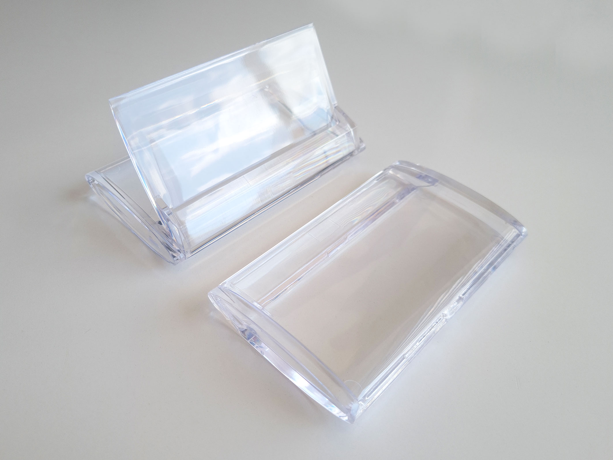 Vizītkaršu turētājs K-040