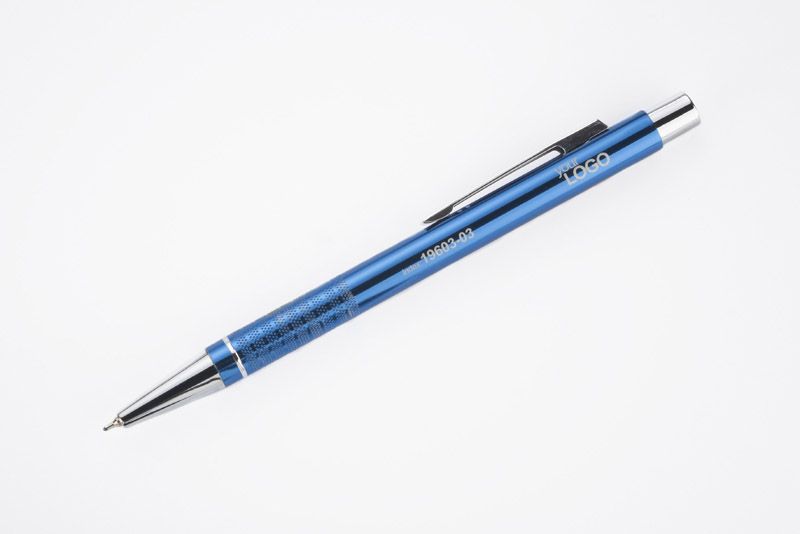 Tušinukai su imonės logotipu