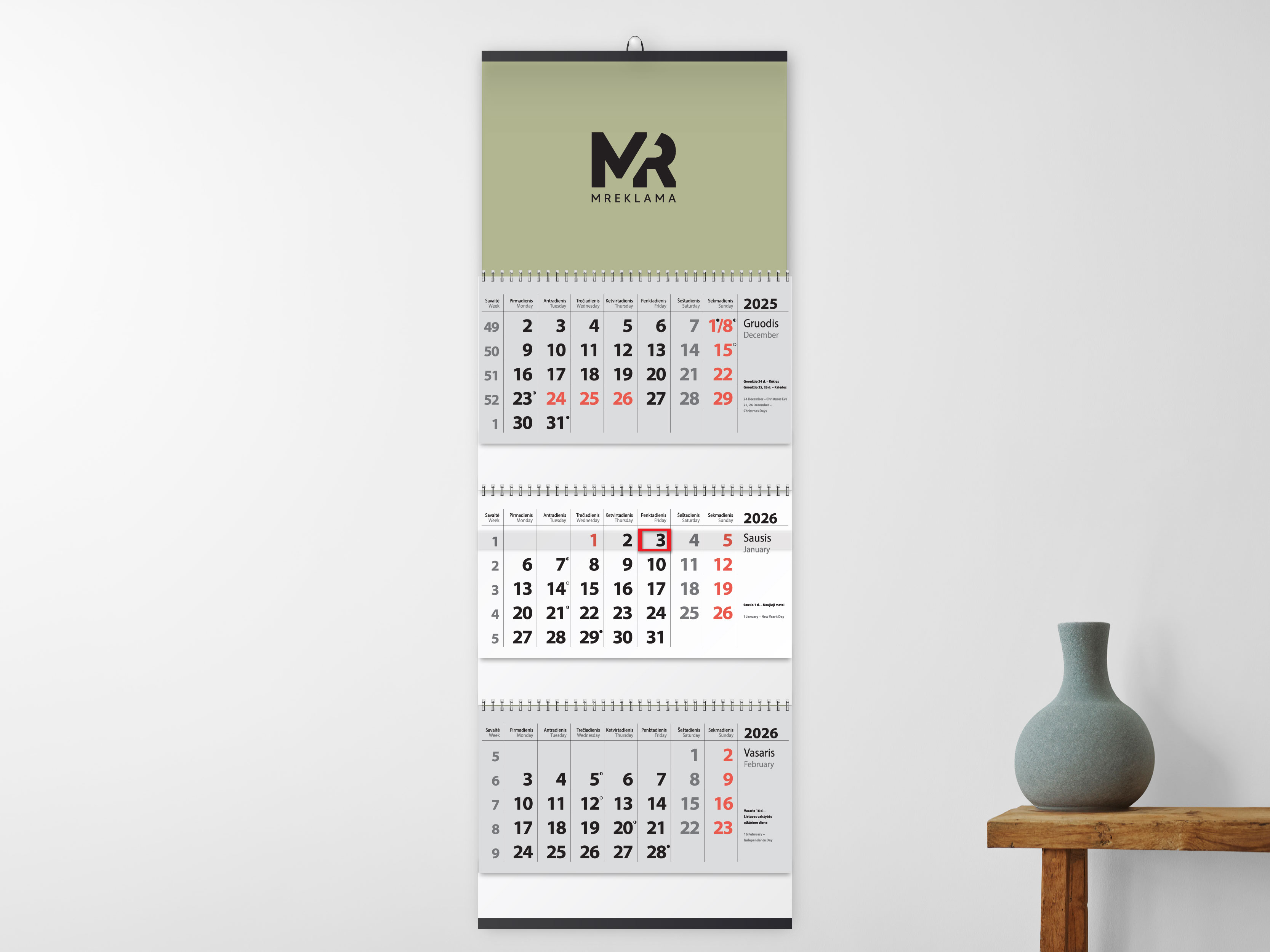 Su reklaminiais intarpais