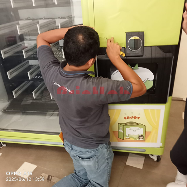Vending Machine Wrapping Sticker Custom Size Digital