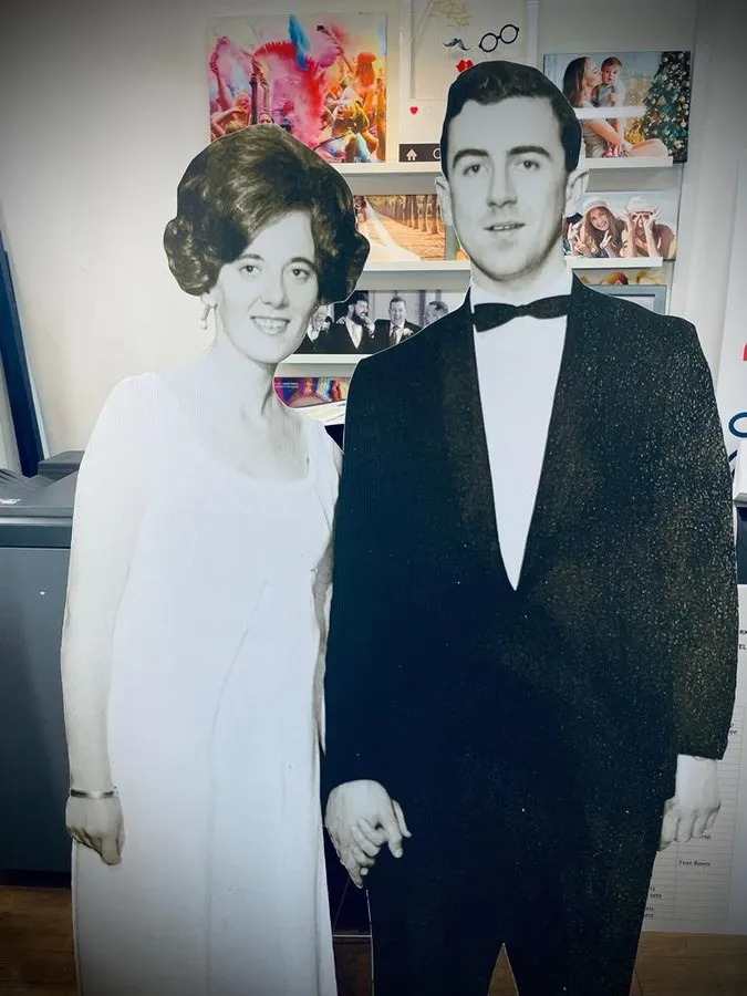 Couple in formal dress cutout - Print Ready