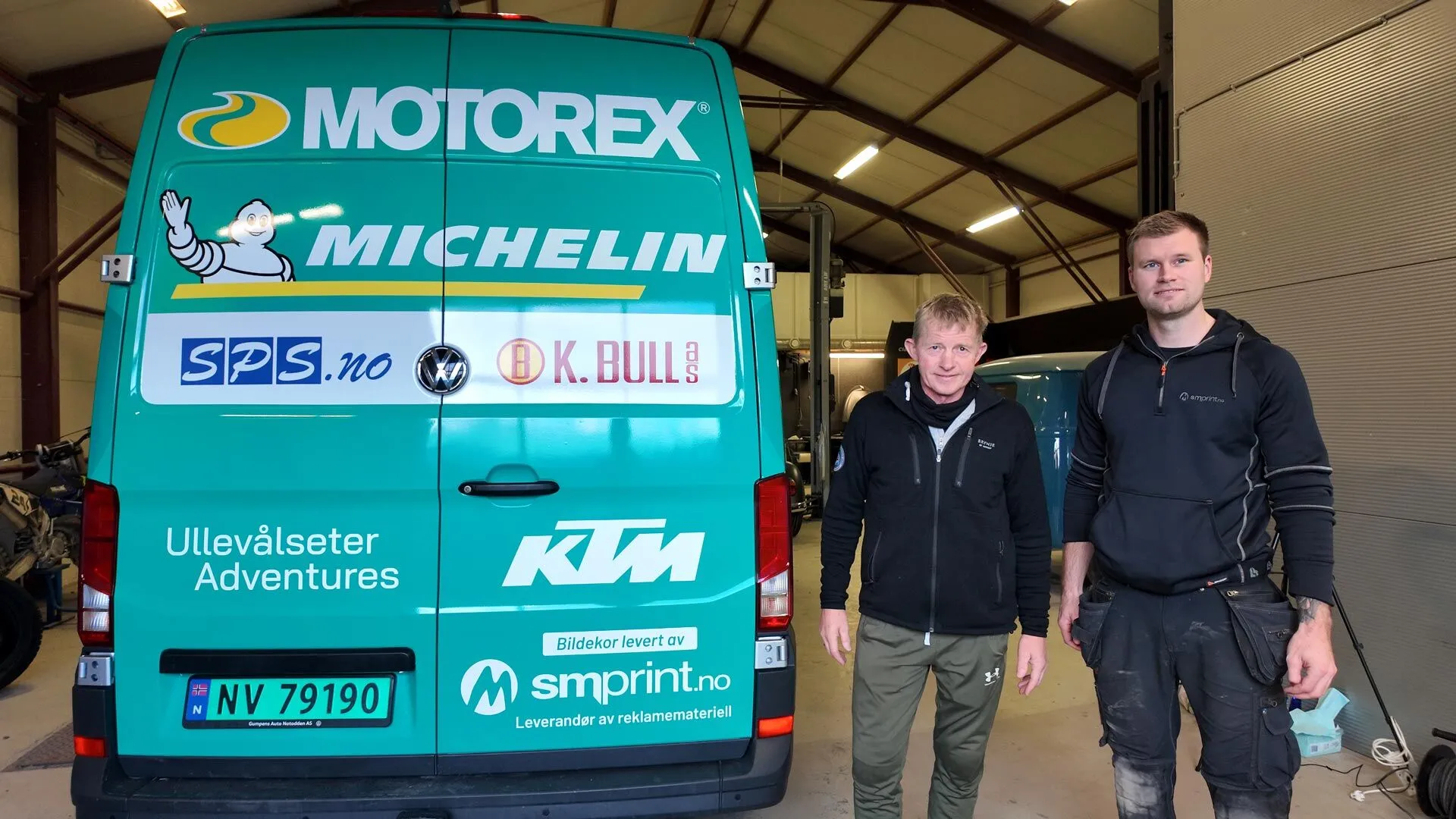 Produksjon og grafisk design hos Smprint.no