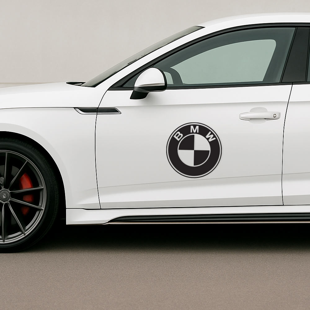 BMW logo Klistremerke BMW logo klistremerke montert på hvit bil