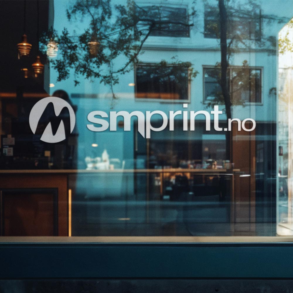 Ensfargede klistremerker Ensfarget klistremerke med logo montert på vindu