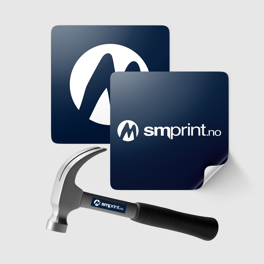 Etiketter med trykk brukt til merking av verktøy med firmalogo