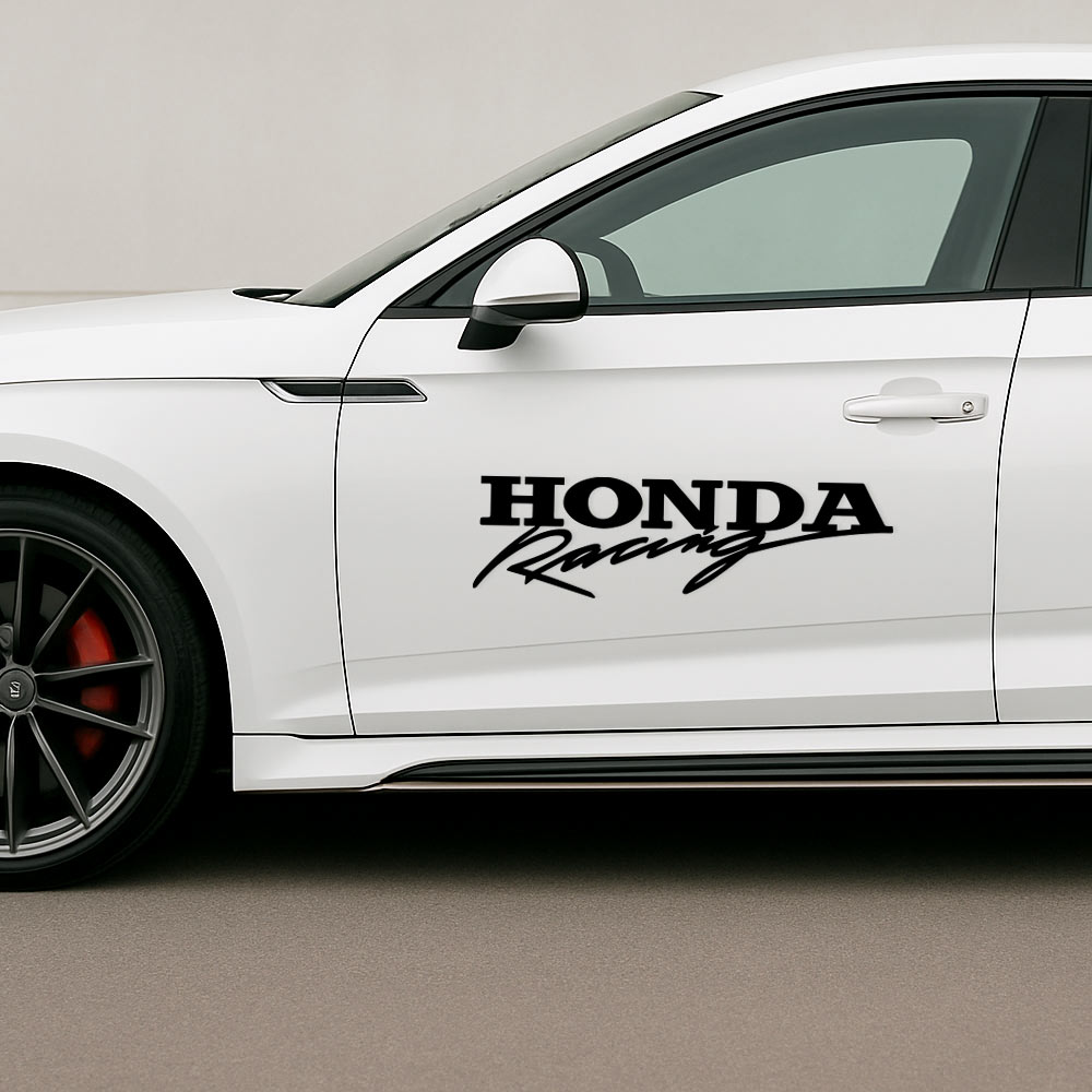 Honda racing logo klistremerke montert på hvit bil